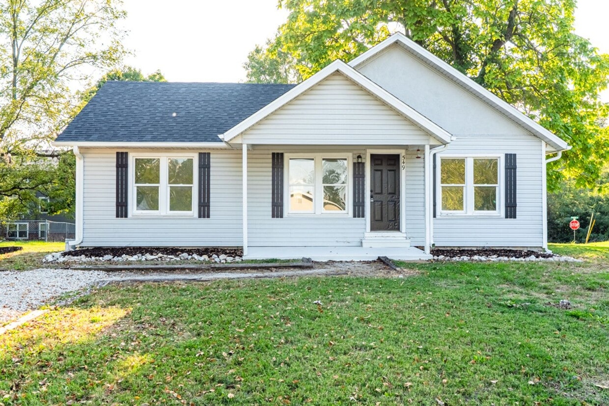Primary Photo - 549 McPhail St