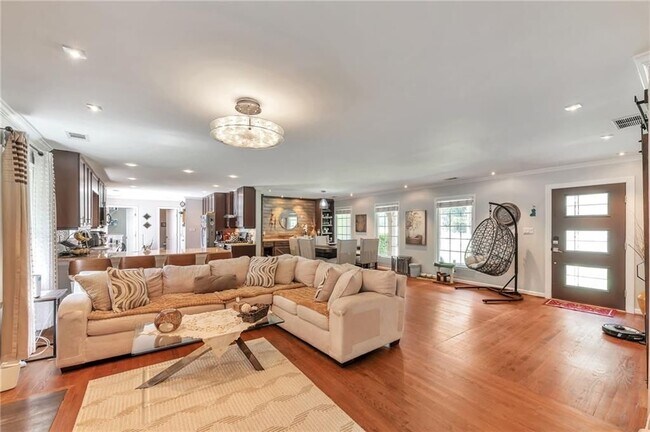 Foto del edificio - 1651 Murdock Rd