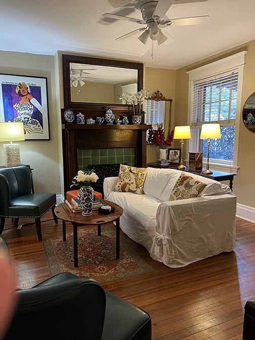 Sala de estar - 1619 Buena Vista St