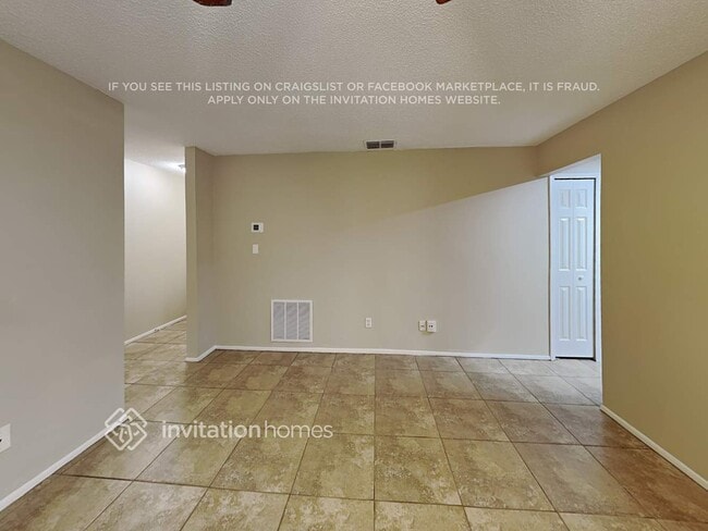 Building Photo - 143 Hidden Lake Dr