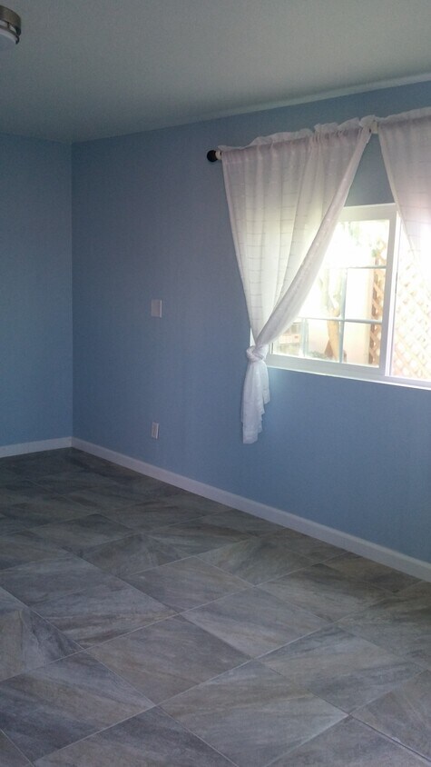 Foto principal - 4173 Dellwood St