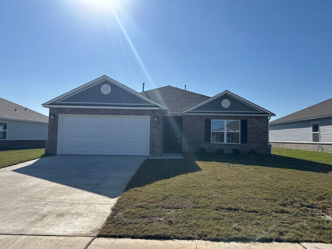 Foto del edificio - *$99 Move In Promo*! Brand New Three Bedroom | Two Bathroom Home in Broken Arrow