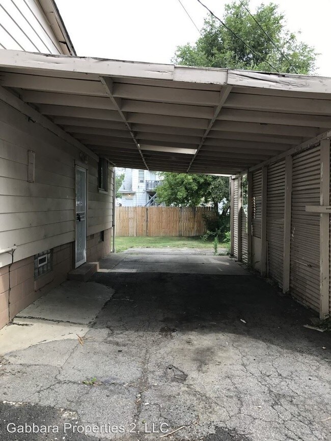 Foto del edificio - 8699 Paige Ave