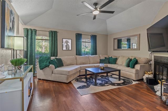 Building Photo - 2909 Post Oak Dr