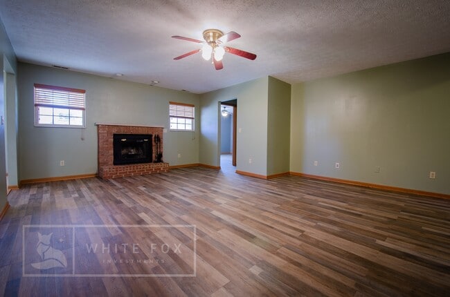 Building Photo - 5990 Fox Trace Ct
