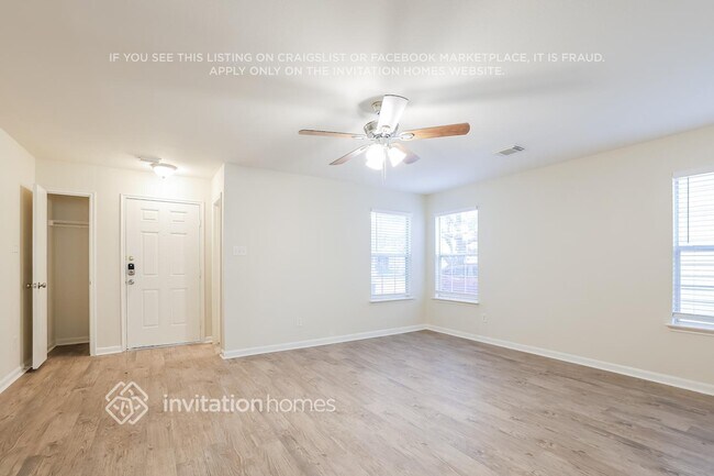 Foto del edificio - 339 Remington Creek Dr