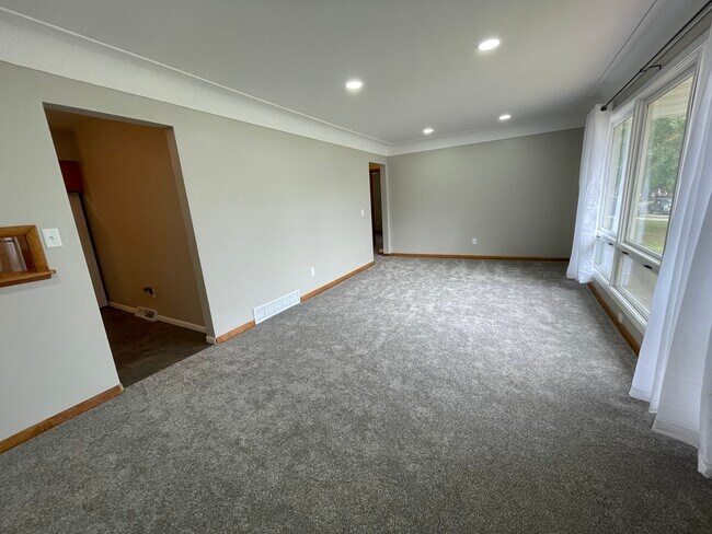 Foto del edificio - 1825 Bourland Ave