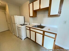 Building Photo - 44A Joy St