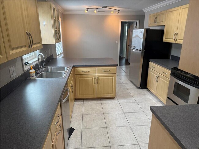 Foto del edificio - 8601 Rue Chateaux Dr