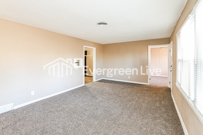 Foto del edificio - 6629 Parkview Ave