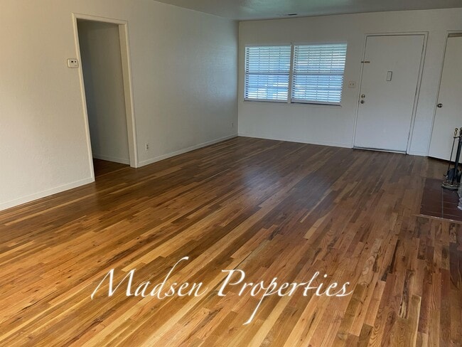 Building Photo - 133 Terrace Dr