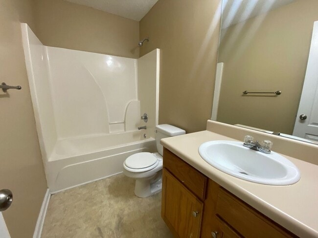 Building Photo - BRIDGEWATER HOME! PRE-LEASING FOR AUGUST 2026!