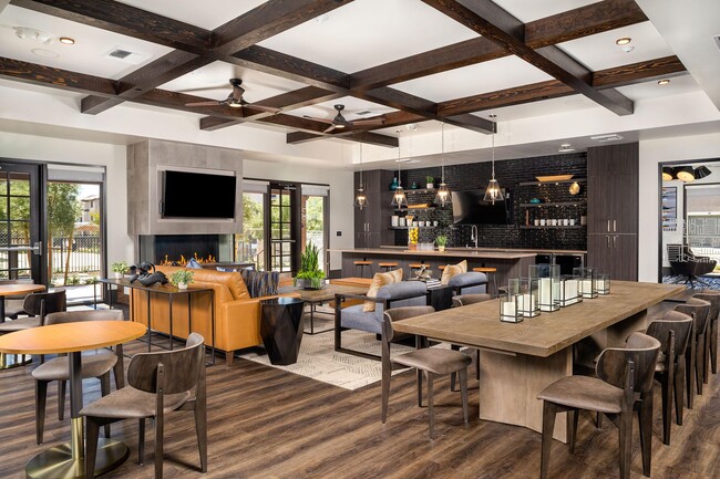 Sala de estar para residentes: vista inversa - The Landing at Arroyo