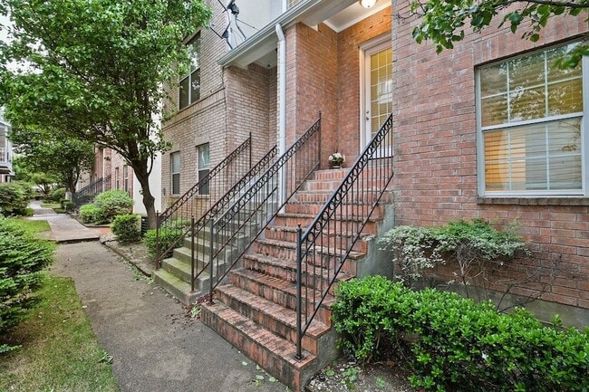 Photo - 5812 La Vista Dr Townhome