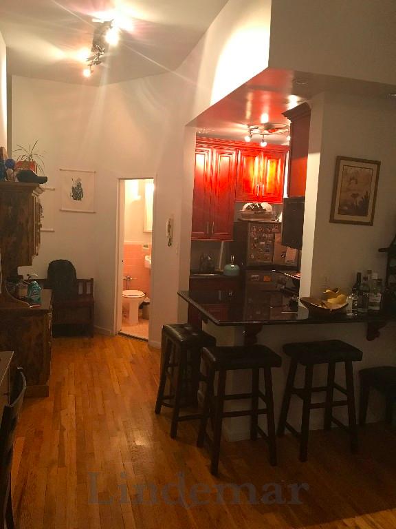 Foto del edificio - 420 E 82nd St