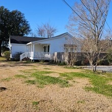 Building Photo - 1007 LA-20