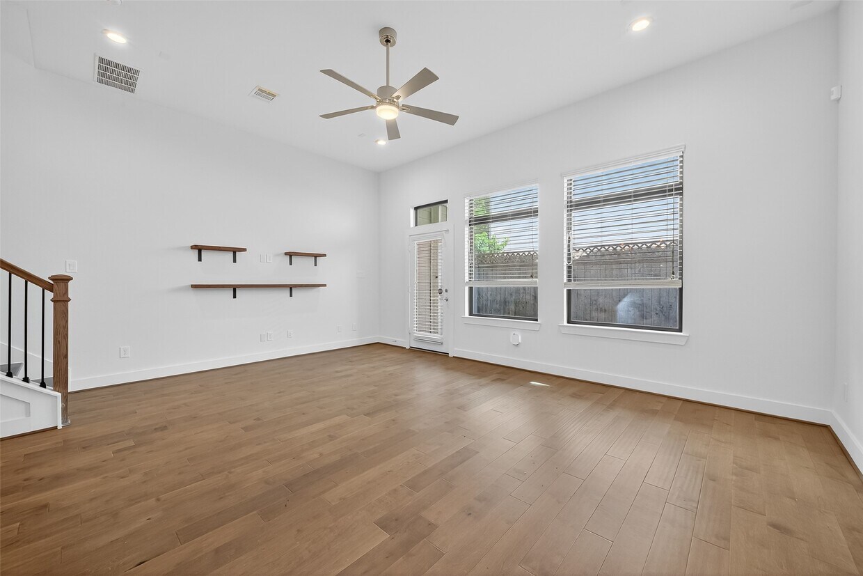 Foto principal - 4402 Schuler St