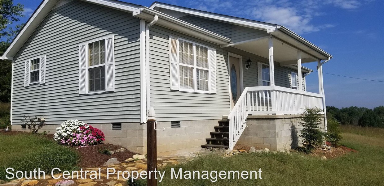 Primary Photo - 3 br, 1 bath House - 27 Red Horse