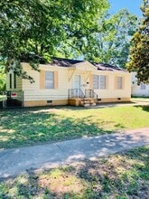 Building Photo - 2 N Richard Dr