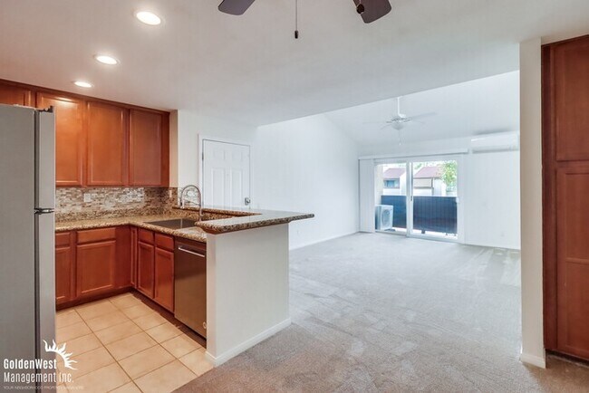 Foto del edificio - Charming 1Bdm 1Ba Condo in the Heart of Sa...