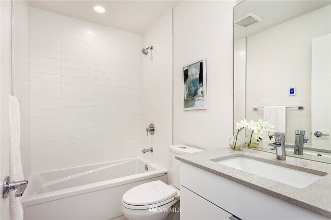 Foto del edificio - 2738 S Elmwood Pl