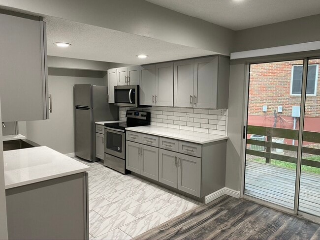 Building Photo - 9057 W Swan Cir