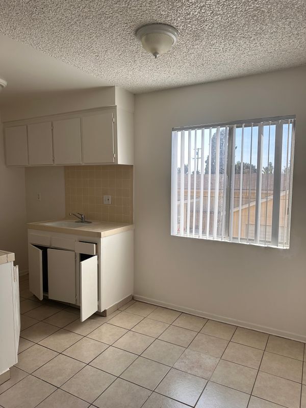 Foto del edificio - 4046 W 132nd St