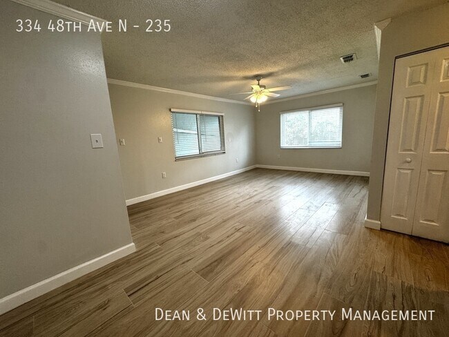 Foto del edificio - 334 48th Ave N