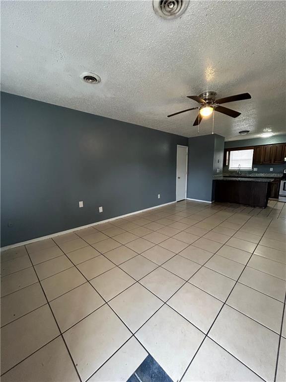 Foto del edificio - 1605 Juniper Cir