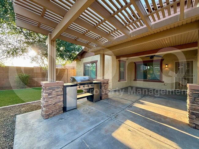 Building Photo - 2843 E Trigger Way