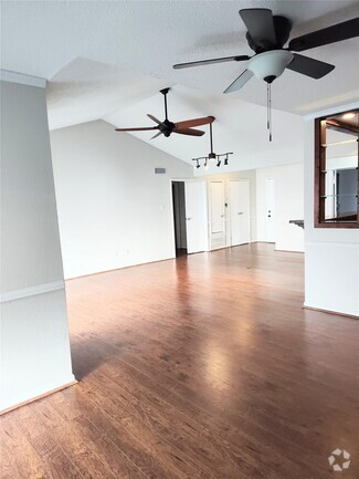 Building Photo - 500 Tiki Dr