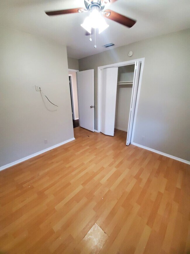 Photo - 3025 LAMBERT DR House