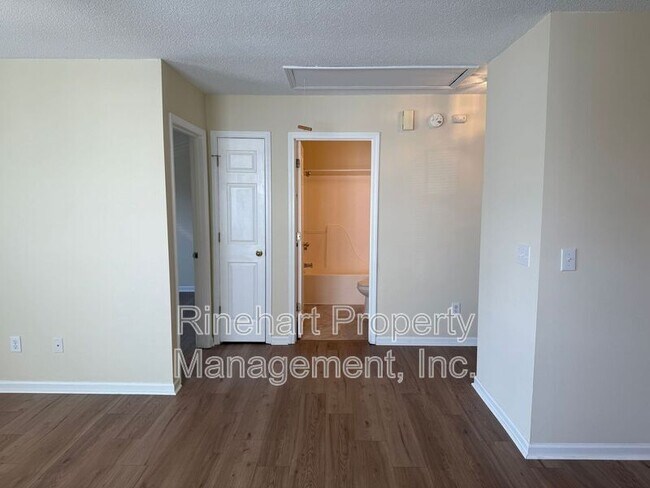 Foto del edificio - 1033 Park Meadow Dr