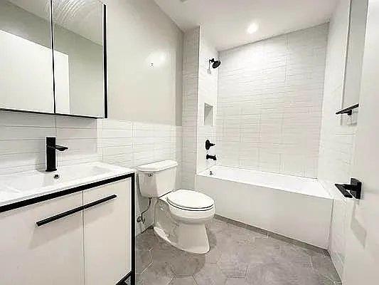 Building Photo - 3 bedroom in Bronx NY 10468