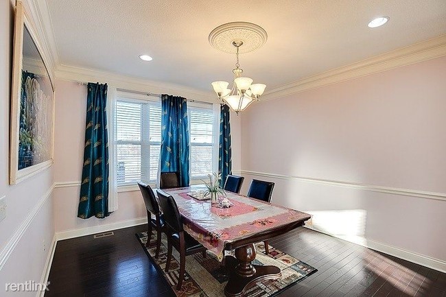 Foto del edificio - 5 br, 3.5 bath House - 9817 Frederick Place