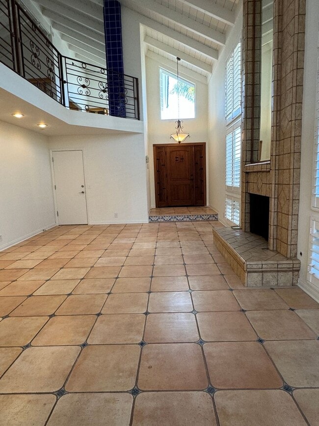 Building Photo - Wonderful Family Home in Mandalay Shores –...