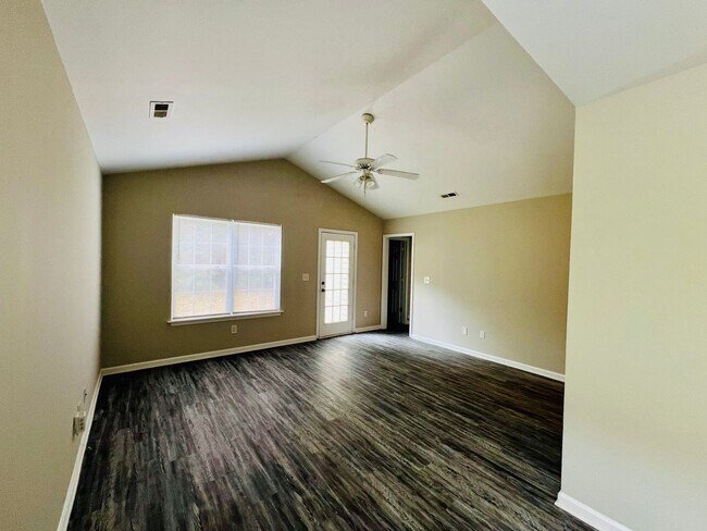 Foto del edificio - 3416 Kelsey Emma Ct