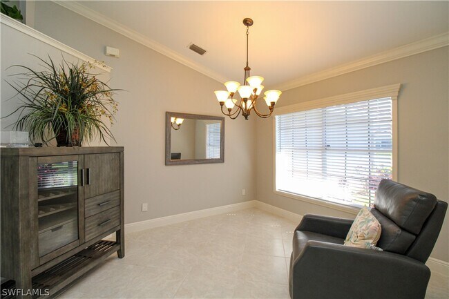 Foto del edificio - 333 Wentworth Ct