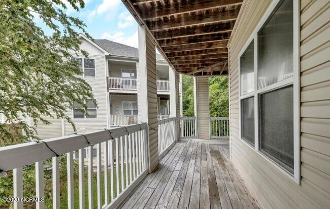 Building Photo - 713 Indica Ct