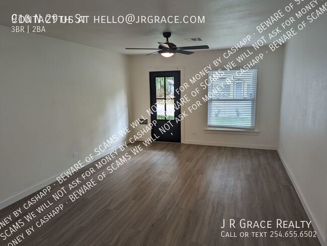 Building Photo - 910 N 29th St