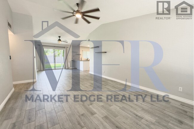 Building Photo - 2Bed/2Bath Home at SR-51/Bell Rd! $199 Mov...