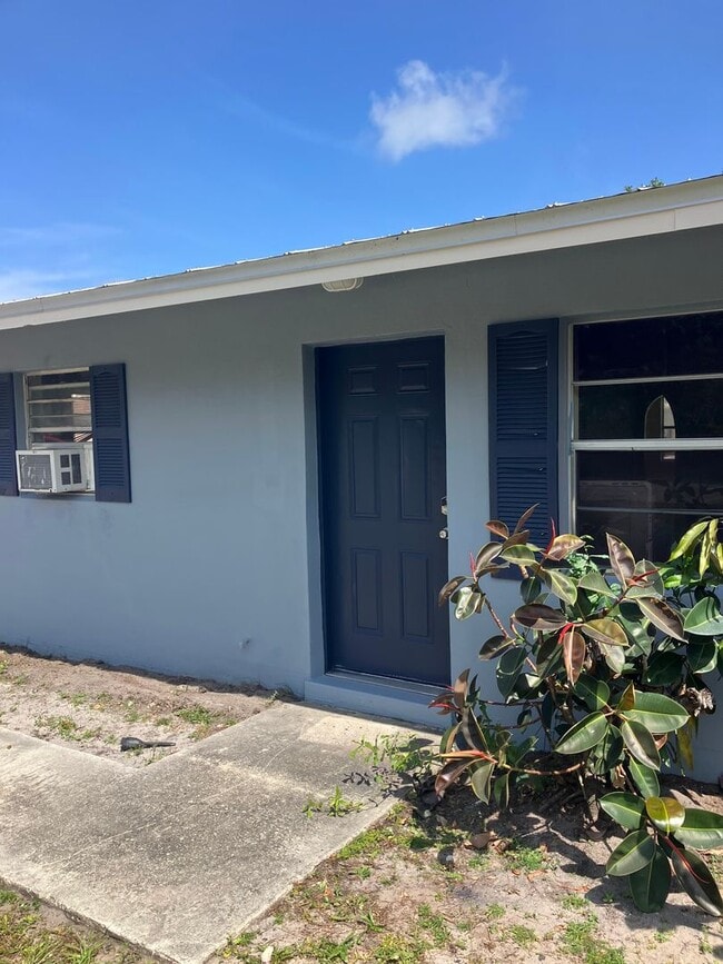Building Photo - 3/1 Duplex in Lakewood Park - Central A/C,...