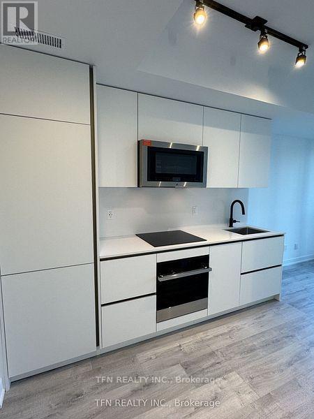 Photo du bâtiment - 327 King St W