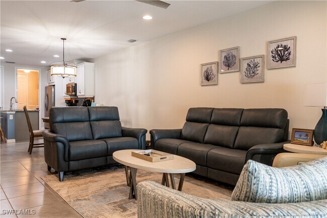 Foto del edificio - 14888 Edgewater Cir