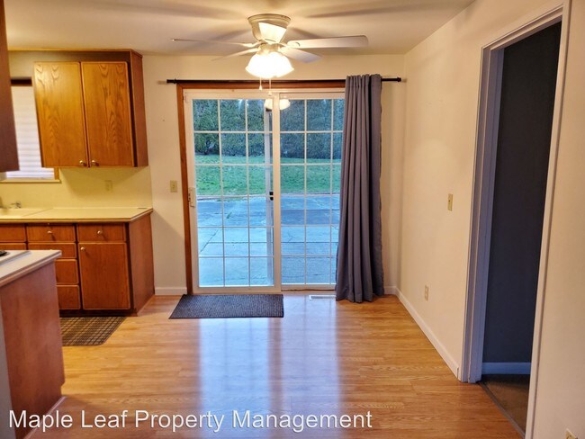 Building Photo - 3 br, 1.5 bath House - 4607 242nd St SW