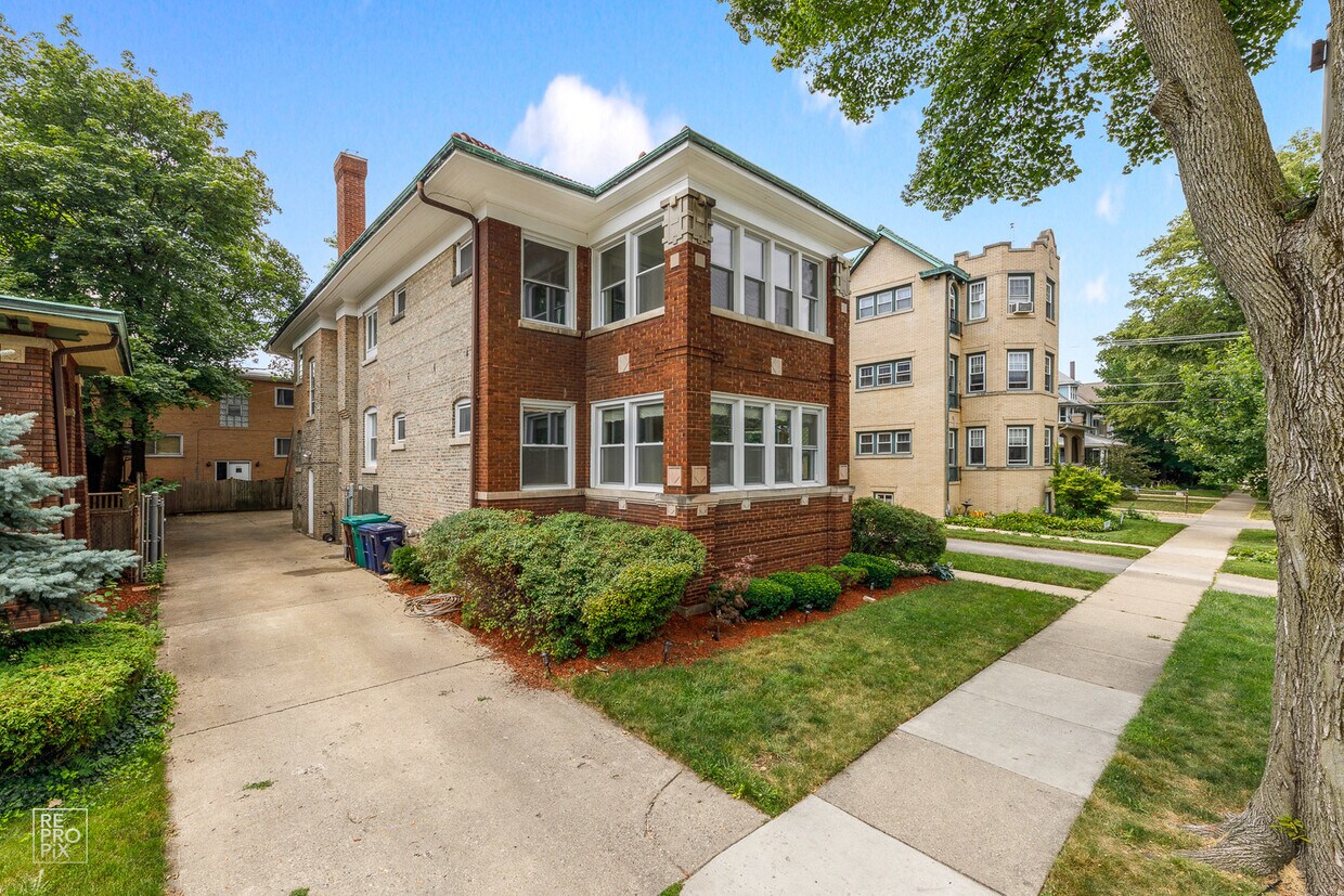 Foto principal - 643 Washington Blvd