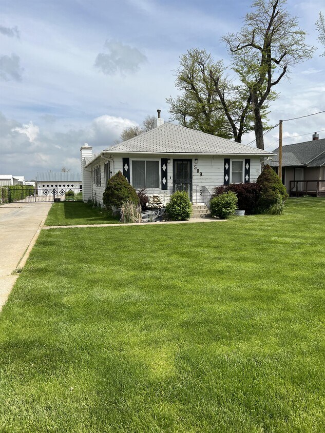 Primary Photo - 509 E Riverview Ave