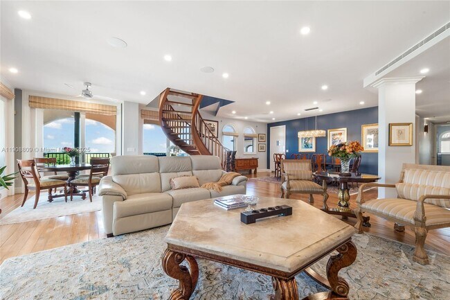 Foto del edificio - 13643 Deering Bay Dr