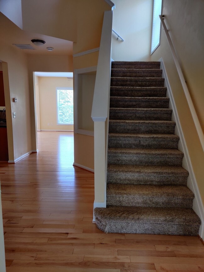 Building Photo - 6080 Bentley Way