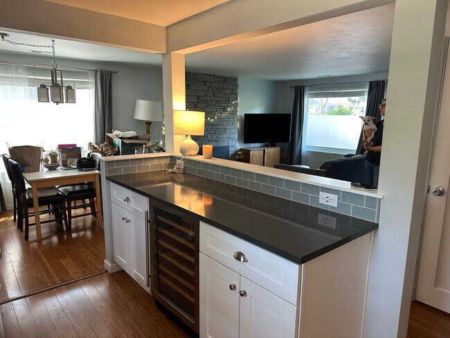 Foto del edificio - Charming 3-bed, 1 bath Home in North Seattle!